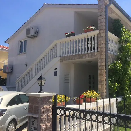 Apartman With A Parking Space - 11835 Vodice