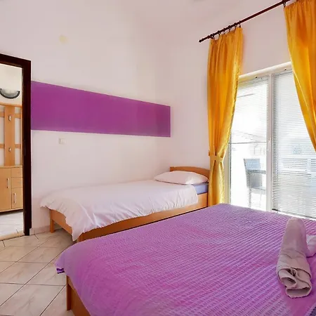 With A Parking Space - 11835 Apartman *