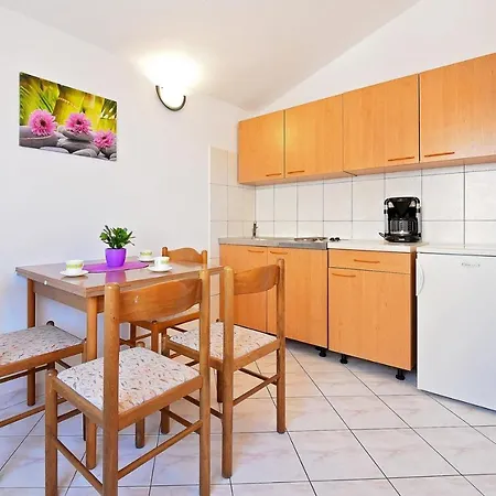 Apartman With A Parking Space - 11835 *